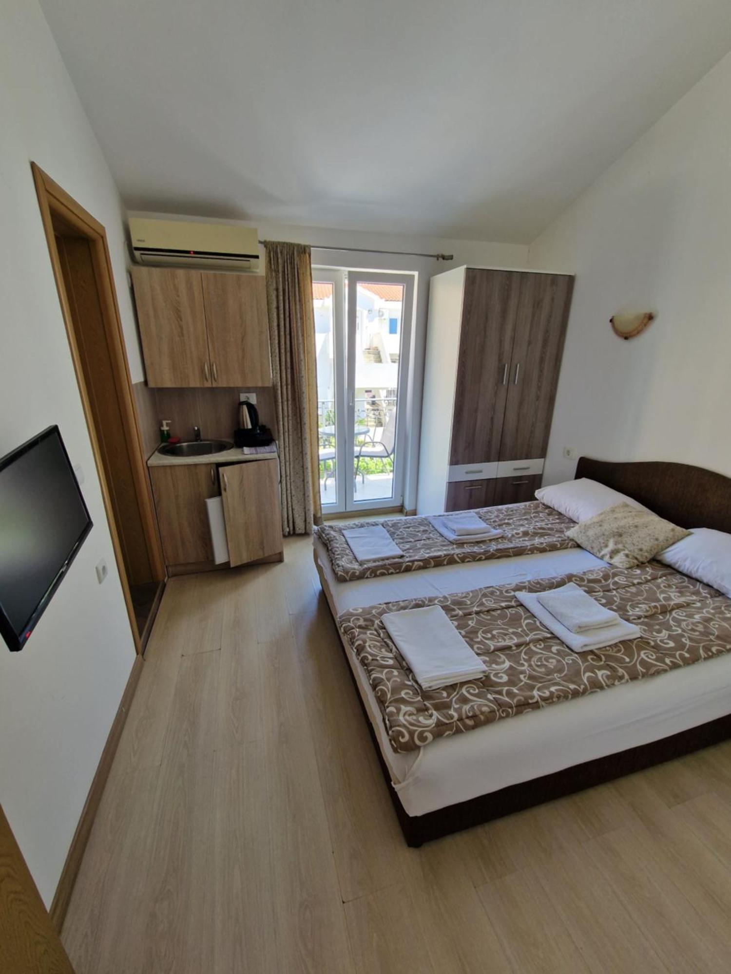 Guest House Damjana Будва Екстериор снимка